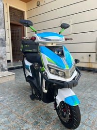 للبيع دراجه سكنس كوري  2025  بصمه سويج كرت  دراجه بشرط ع فحص  بيه جهاز...