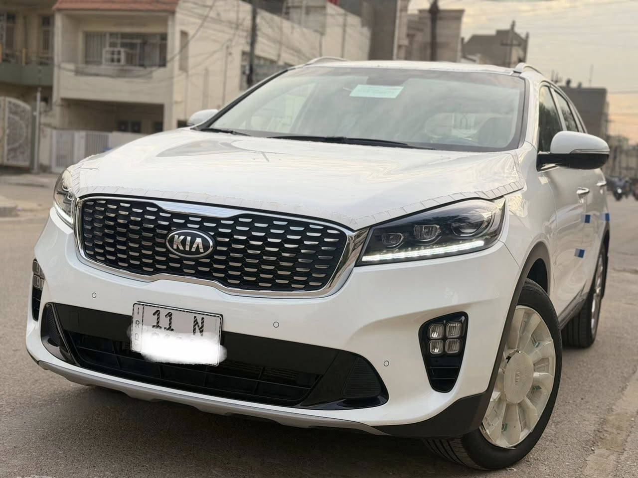 السلام عليكم
كيا سورنتو 2020 ( اخت الزيرو )

استلام الشركه الدوليه مواصفات الاصليه 

السياره بعدهه عل شرط بفابلون الشركه ونايلون الشركه ماشيه 18 الف كفاله عامه من كولشي شرط مكفوله من جكت الابره وبعدهه عدتهه كتلوكاتهه البصمه الثانيه مامستخدمه جديده لوك السياره المواصفات 

بصمه تشغيل 

دبل كشن كهرباء 

اريل نفكيشن 

شاشه اصليه 

شاحن واير ليس 

لايت عدسات زنون 

بكلايت لد 

فول تحكم استيرن 

بردات خلفيه

حساس امامي خلفي اصلي 

كامره اصليه 

الباب الخلفي كهرباء 

ويل 19 كروم سبير منازل 

محرك 6 سلندر 3500

كير 8 نمر 

7 راكب 

السياره مواصفات الشركه الدوليه معروفه 

رقم بغداد دولي بسمي 

مكان السياره بغداد 

رقمي ***********
