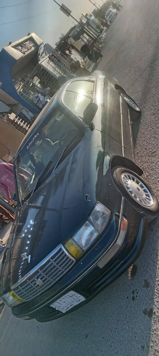 السلام عليكم بطه للبيع مكفوله كص ونقل جثه وتحويل وحادث قوي مكينه وكير 2500 ديلكو نضاف حداديه وجعمقه جديده غرفه نضيفه تخم تاير كهربائيات كله جديده السياره مكان السياره كوفه السعر 41 وبيه مجال قليل ***********
