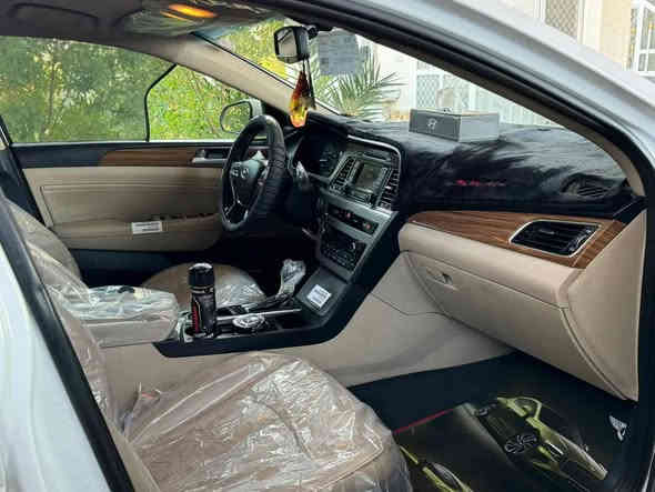 السلام عليكم 
سوناتا موديل 2015 وارد أمريكي لمتد يعني اعلى فئة
فول مواصفات للاخير...  1/1
مكينه 2400 دبل اكزوز 
مواصفات: 
بصمه تشغيل وابواب وصندوق 
كشنات كهرباء جلد تدفئة شاشه وكامرة 
اشاير بالمري شفط كهرباء 
لد امامي نهاري وخلفي 
رادارات كامله 
فول تحكم استرين 
مانع تزحلق
مثبت سرعه
حساسات كامره. برادات خلفية
حادثها سرقه جاملغ امامي جهت العبري مرجع نفسه بيه تبديل بنيد بلادي  
جديده كلش رقم بغداد الدولي  سنويه 2030
سيارة جديده بحاله الوكاله سعرها 145 معقول بلعافيه ع الياخذها. ***********
