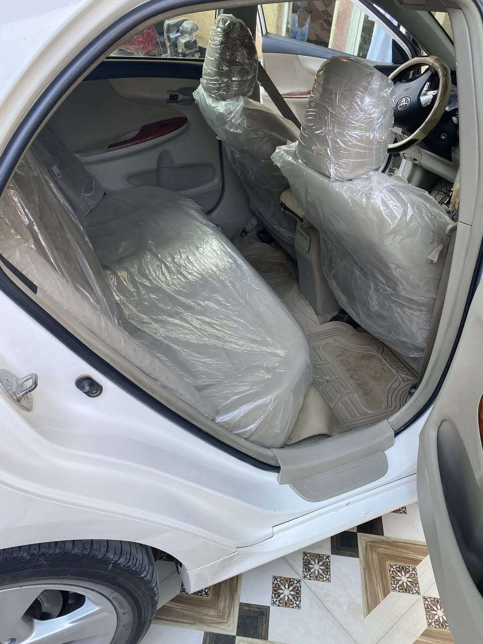 سلام عليكم
لبيع كورلا موديل ١٣خليجي 

كفاله صبغ وتبديل فقط بارد بل جاملغ اليسر إلمامي شبر

مواصفات 

تحكمات ستيرن 

داخل صاج 

شاشه وكامره 

مانع نزلاق

سياره كير ومكينه مكفولات

محرك ١٨ رقم أربيل 

مكان السياره ديالى بعقوبه 

سنويه بسمي مكان 

رقم الهاتف ***********
سعره 138 وبيهه مجال قليل
