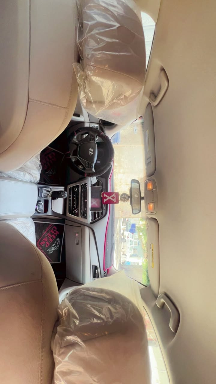 سوناتا 2017 شمالية مكانها بغداد محرك 2400gdi مزودة بمنظومة غاز بدون ادوانز للبيع او مراس ***********
