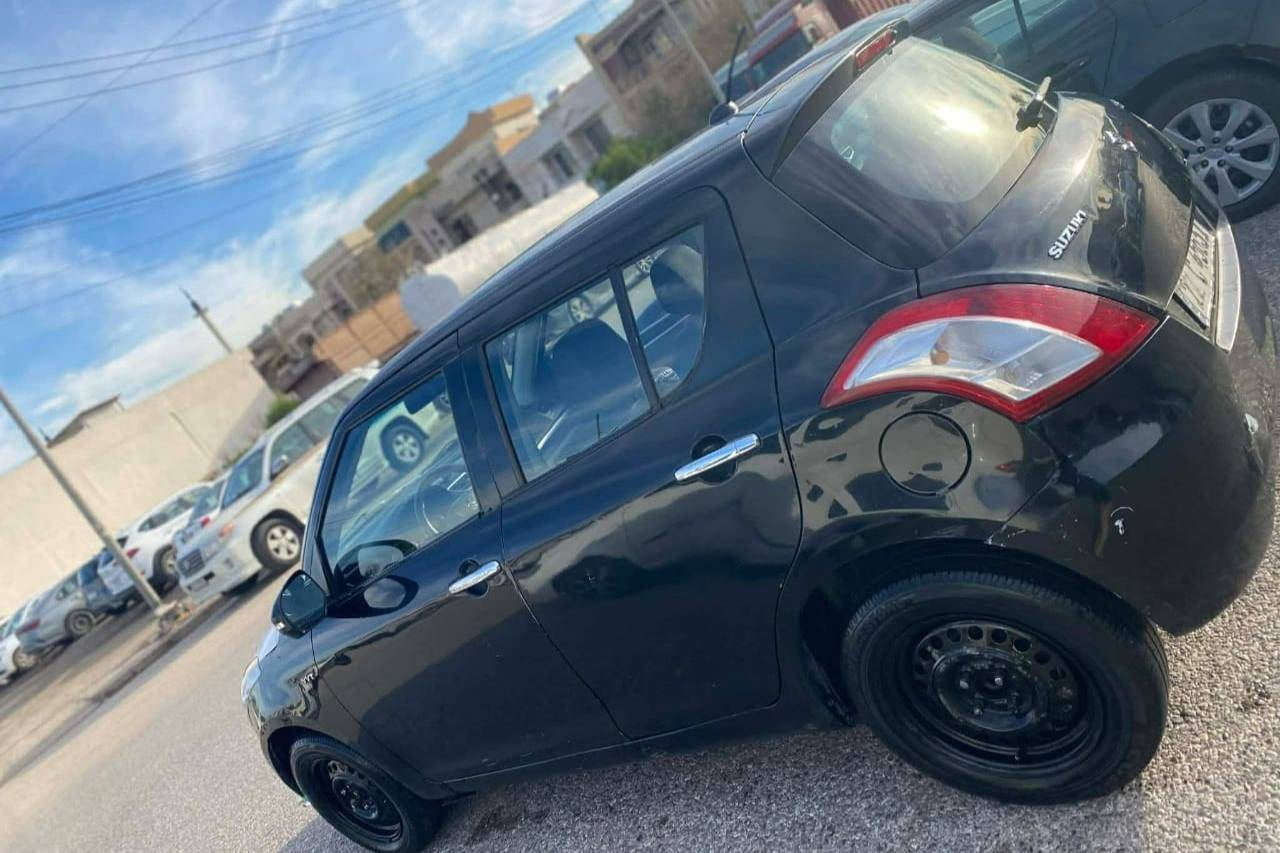 سوزوکی سویفت 2015   
سەیارەکە 4 پارچەی هەیە بۆنیت ،
دەرگای سایەقی ئو دەرگای پشتەوە 
لەگەر چامڵغی سایەقی پشتو پێشی کەپسە 
سەرەشانسیەکەی قنجەکی زۆر زۆر بەسیتی هەیە 
سەنەوی و نوییە ٢٠٢٧بەناوی خۆمە 
بەناو کردن وەکالە بە شەرت
شوێن هەولێر 

سـعـر : لە کۆمێنت داوابکە ڕاستەوخۆ بۆت دێت 📥 

گێر و مەکیەنەی بەشەرت 
هیچ کێشەیەکی تێدا نییە 

ژمارەی خاوەنەکەی 
***********
