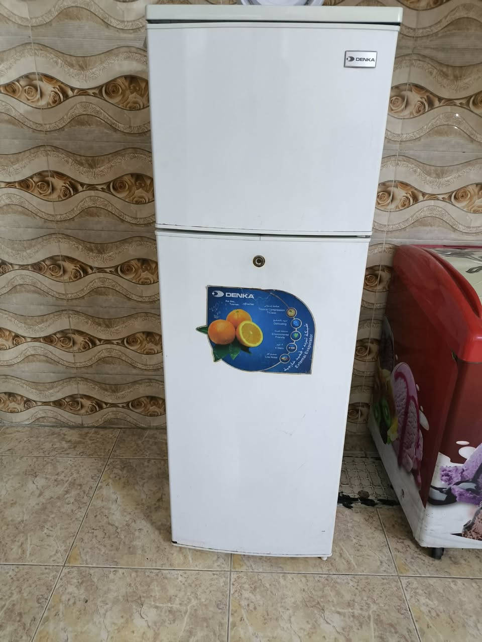 للبيع 
عارضه ب250 
ثلاجه ب125


**إذا كنت صاحب هذا الإعلان وتريد حذفه لأي سبب، رجاءا أرسل رسالة إلى الدعم الفني**