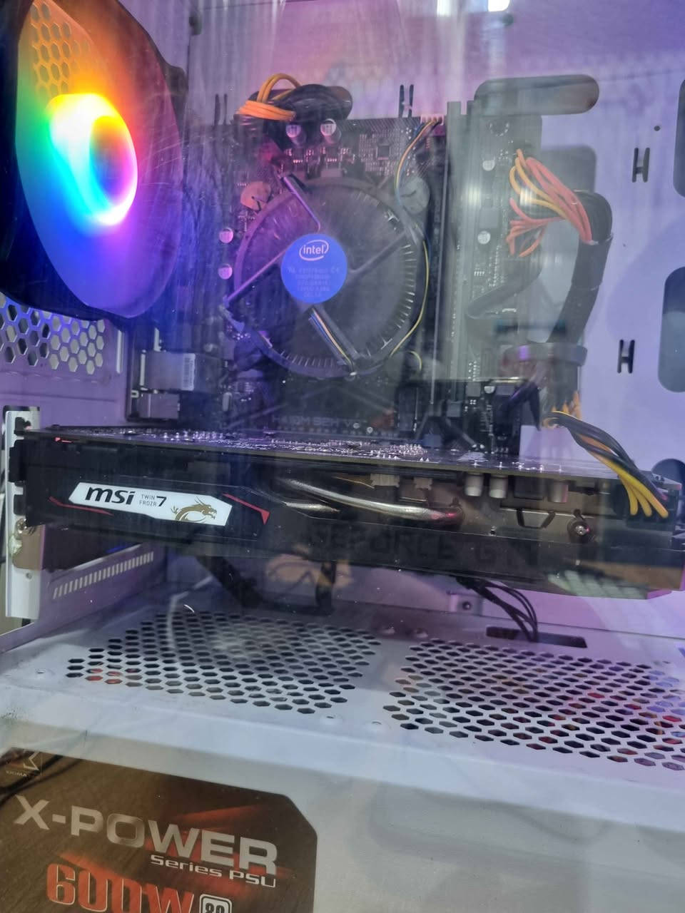 كيس كمبيوتر مواصفات ممتازة وسعر ممتاز 

المذر بورد     : gigabyte h410m

المعالج         : core i3 10100f جيل عاشر

كارت الشاشة : MSI GAMING GTX 1650 SUPER 4GB 

الرام             : DDR4 16GB 3600MHZ

هارد SSD     : حجم 240GB ماركة KINGSTOON اصلي صحة 100%

هارد HDD    :  حجم 500GB ماركة TOSHIBA اصلي صحة 100% 

باور سبلاي    : 600 واط +80  ماركة X-POWER 

كيس ابيض زجاجي يحتوي ٣ مراوح 
الجهاز نضيف مابيه وصخ وتراب والقطع تشتغل بكل هدوء بدون صوت عالي وحرارة ما اكو  ومفرمت ومثبت التعاريف يعني جاهز شغل والعب كبل 

سبب البيع اريد اشتري اقوى كربلاء, العراق


**إذا كنت صاحب هذا الإعلان وتريد حذفه لأي سبب، رجاءا أرسل رسالة إلى الدعم الفني**