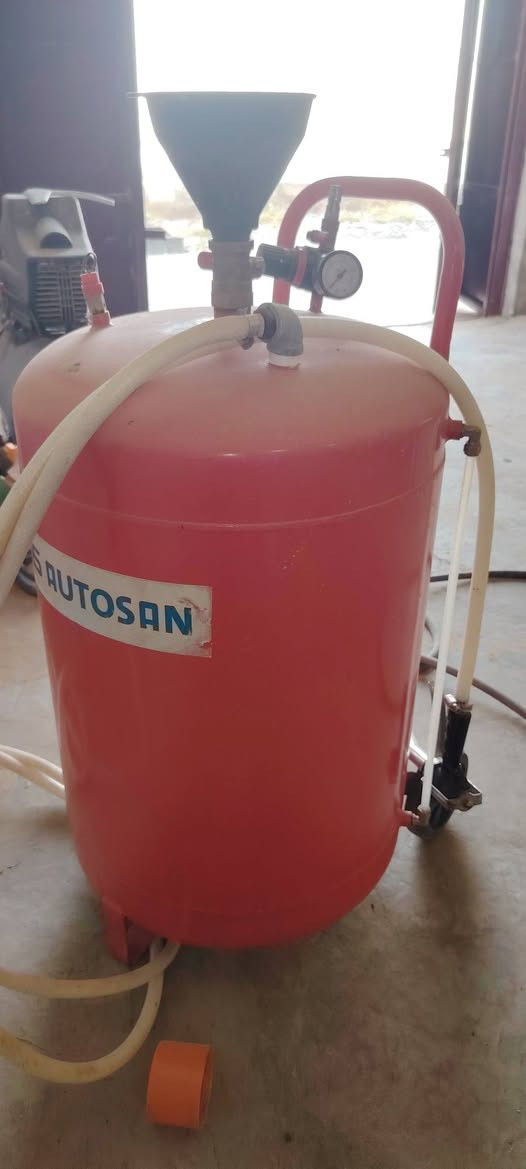 كمبريسر هواء+ بطل رغوة جدد مستخدم شي قليل حيل نضاف السعر 300
واتساب ***********
