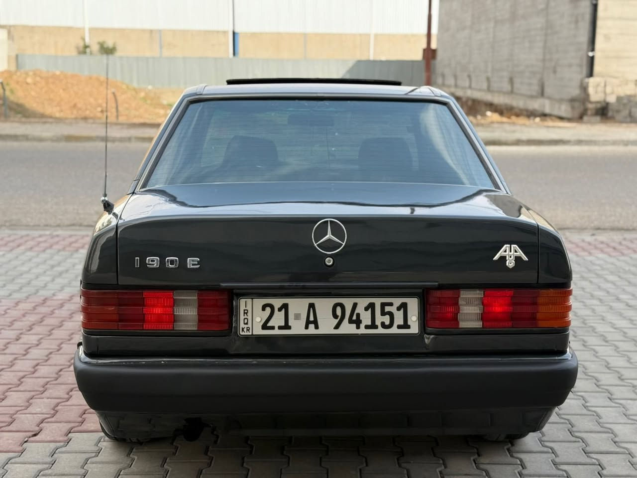 للبيع مارسدس 190طيارين موديل 1991 گير محرك محور بطه 2500vvt  مصبوغه عام للجمالي بدون ضربه بدون خياس سياره بدون تبريد اوربي رقم سليمانيه دولي سنويه لحد 2030سياره جاهزه بدون نواقص سعر 54بي مجال***********مكان سياره كركوك
