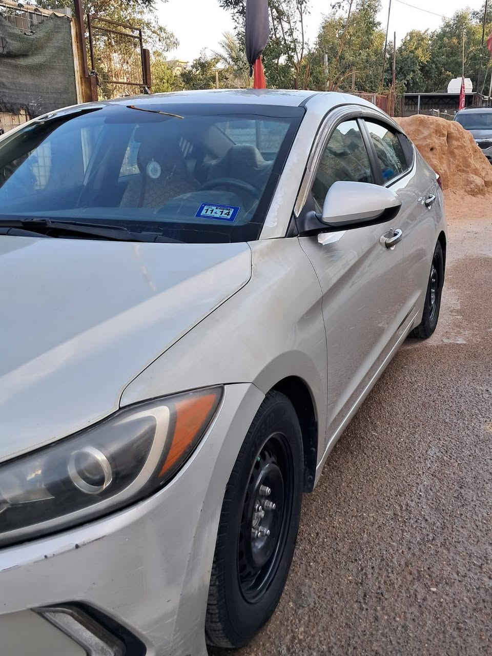 #الالنترا موديل 2017 حادثها سطحي مبدل بنيد وجاملغ ماشية 60الف باسمي تحويل ثاني يوم سيارة خير من الله كاملة ما بيها اي نقص ومكفولة من كلشي مكانها بغداد رئاسة العبيدي السعر (125 ) ***********
