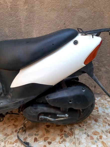 دراجه ساوكي رياضي اوراق مكينه ما مفتوح شلعه حلو قويه للبيع السعر 400 وبي مجال  نظيفة شغال على فحص مابي اي شي بس نقص باتري العنوان الماجديه الشراي اتصل ***********
