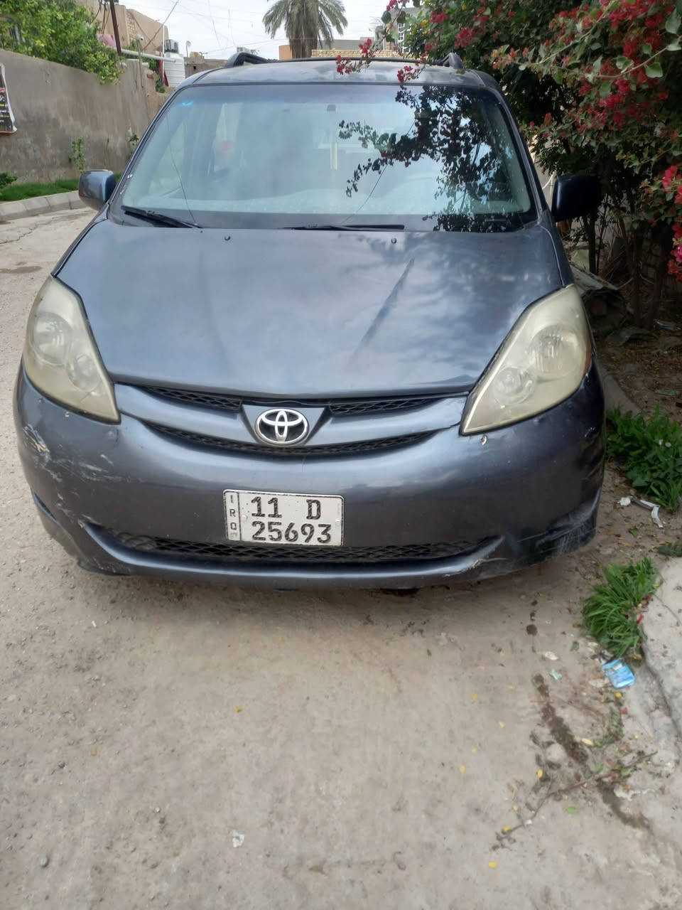 سياره سينا 2008 للبيع السعر 100 *********** Singapore
