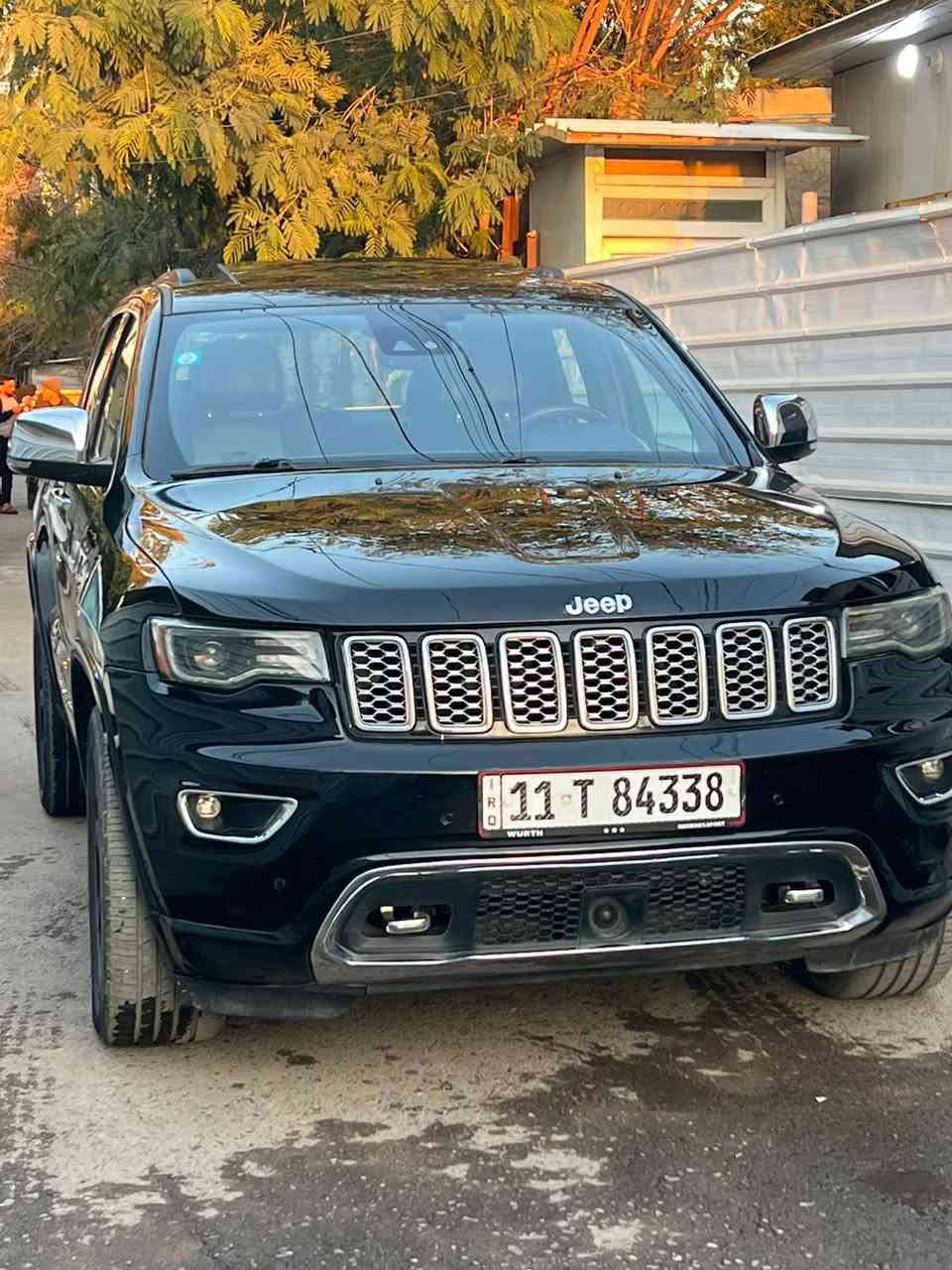 سلام عليكم للبيع جيب موديل 2017 وارد أمريكي  بيها صبغ  بجم داخل شاصي شي بصيط السياره فول بغداد بسمي مكاني بغداد العامريه بيع مستعجل تفاصيل اتصل السعر 185  ***********
