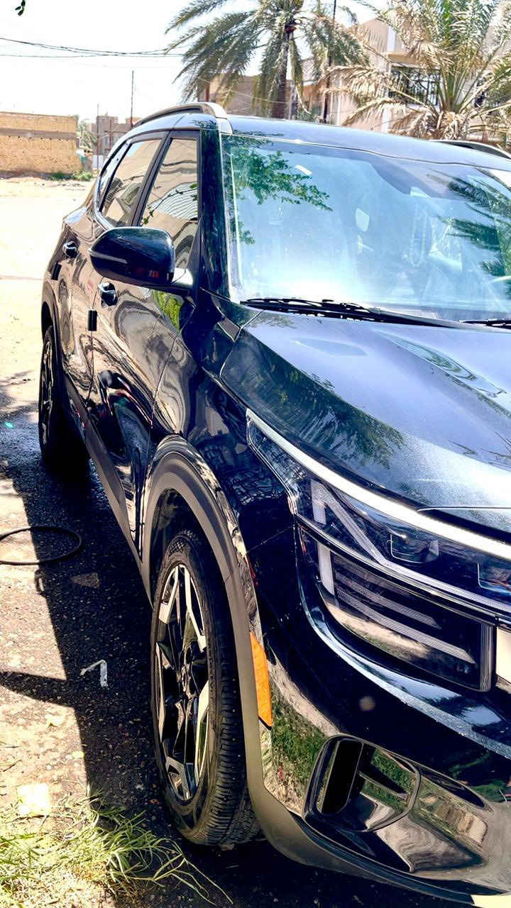 كيا سيلتوس SX  2024(اعلى فئة) 1600 تيربو 195 حصان وگير DCT دبل كلتش
المواصفات شاشة متصلة وعدادات ديجتال بصمة
فتحت سقف قماره 
رادار امامي وخلفي ونقاط عمياء
تحكم ستيرن كامل  وتحديد مسار وقيادة ذاتية ومثبت سرعة
كشنات جلد تدفئة تبريد 
قطعتين تبريد
كرسي سايق كهرباء 
سايد بريك كهربائي
‏Auto hold
دفع رباعي
تشغيل عن بعد
تراكشن
مداخل تايب سي ويو اس بي
نظام نزول منحدرات
سستم صوت BOSE
‏MOD DRIVE SPORT NORMAL ECO
انارة داخلية دشبول وسماعات ورجل
داخل لون مشمشي مميز
الانارة الامامية والخلفية LED 
السيارة ماشيه 26500 كيلو متر
السعر 175 وبيه مجال 
الاستفسار ***********
