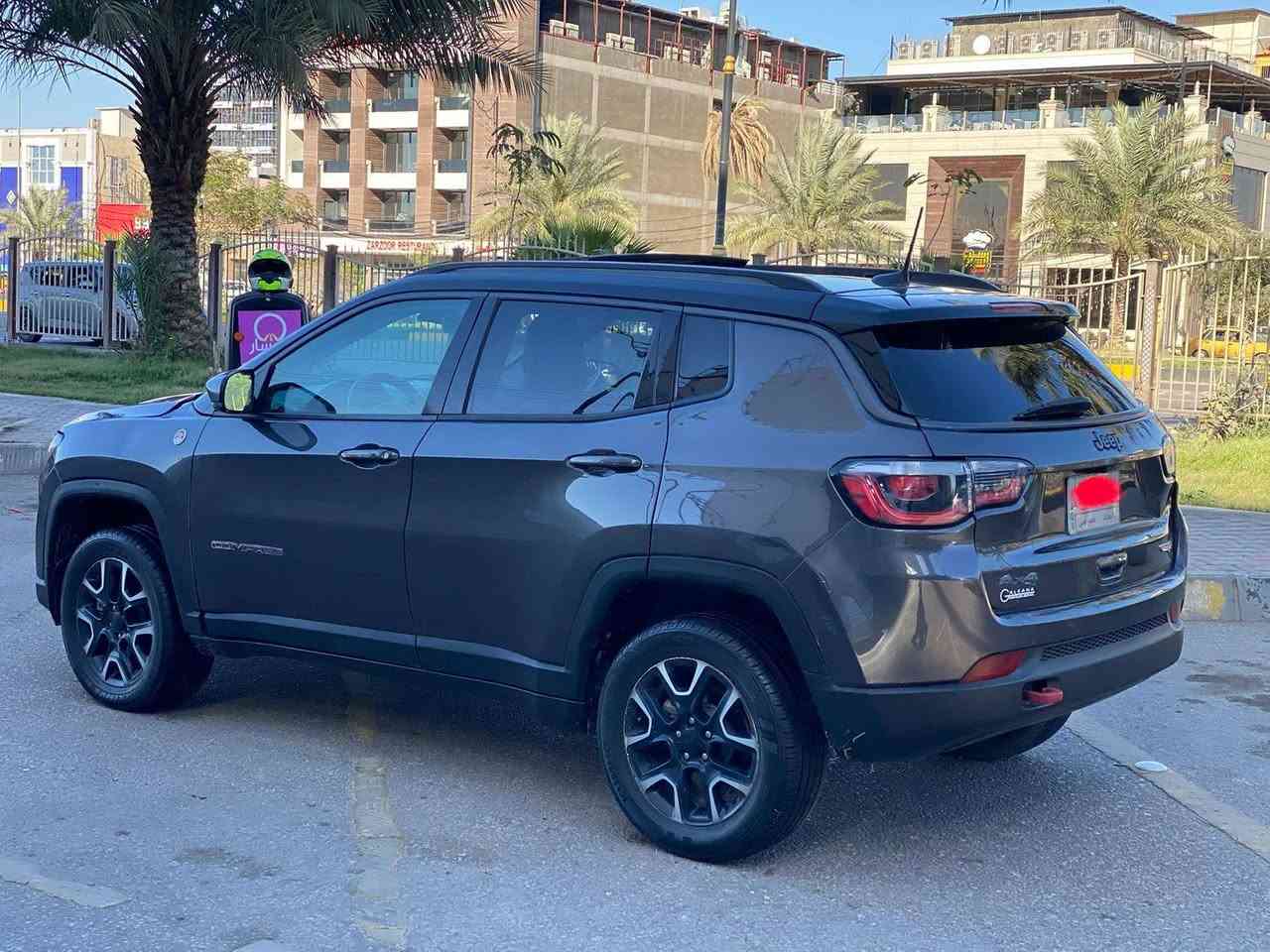 ‏جيب كومباس فئة تريل هوك موديل  2020  السياره تو كلر لونين السعر 123 قابل للتفاوض
للأستفسار 0‭ 782 294 7433‬
‏حادثها بنيد وشويه من الجاملغ والباقي مكفوله  مواصفات بنورامه  بصمه تشغيل + بصمة ابواب 
تشغيل عن بعد  كشنات امامي ثنين كهربائي جلد اسود بالكامل 
‏تدفئه + تبريد بالكشنات
‏شاشه كبيره تاب + gps
‏شاشة دجيتال اليكتروني 
‏تبريد قطعتين امامي خلفي
‏هند بريك بصمه فور ويل 
‏ كشن السائق واللي بصفه كهرباء محرك 2400 محرك وكير مكفولات 
حساسات كامره خلفيه
‏اشاير بالمري 
‏ويل كب كروم رقم بغداد     
‏سياره جاهزه حداديه تخم تاير وباقي المواصفات المعروفه
 مكان السياره كربلاء


**إذا كنت صاحب هذا الإعلان وتريد حذفه لأي سبب، رجاءا أرسل رسالة إلى الدعم الفني**