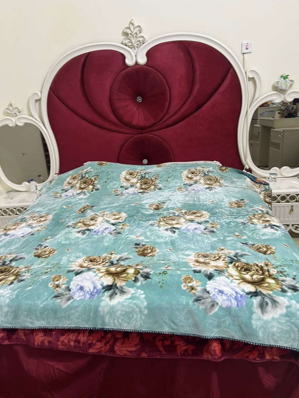 أثاث بيت للبيع للاستفسار الاتصال واتساب على الرقم/ *********** /البراضعيه /قرب السفاره الروسيه -شارع حاتم الدراجي/الرجاء الاتصال من ١٠ صباحا وحتى ١٠ مساءا فقطط
