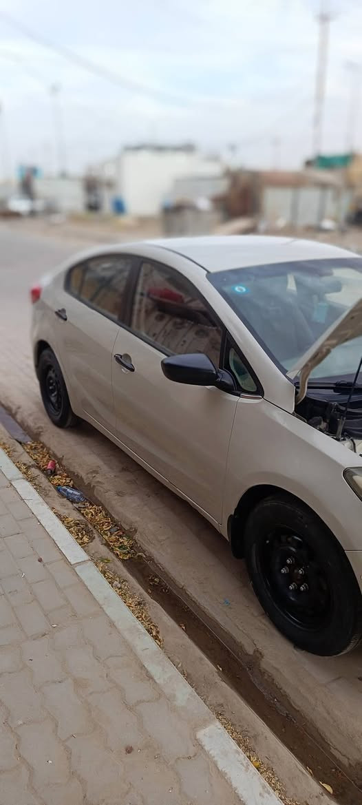 سيراتو موديل 16 خليجي مكان السماوه بسمي سونار موجود بل منشور السعر 105     ***********
