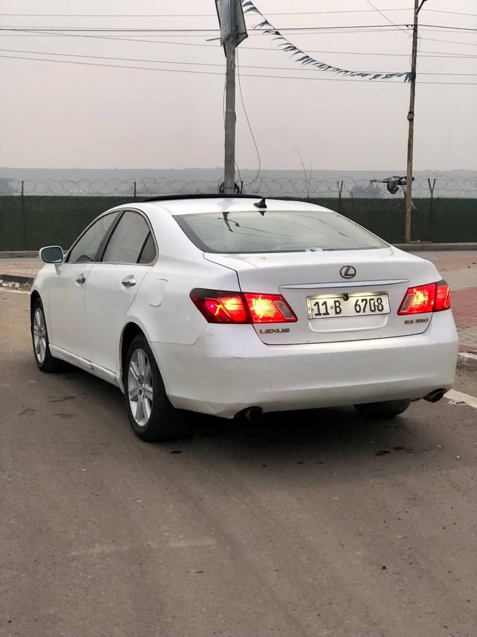 لگزز موديل 2008 فول مواصفات
السعر 89 $ 
فولل مواصفات 
بصمة تشغيل + ابواب 
فتحة سقف
داخل عسلي 
محرك 3.5  . v6
تخم تاير جديد 
باتري جديد 
سيارة جاهزة رقم بغداد مميز رباعي
جديد حتى هزة ما تحتاج
مكان السيارة بغداد الكرادة 
للتواصل :  ***********
