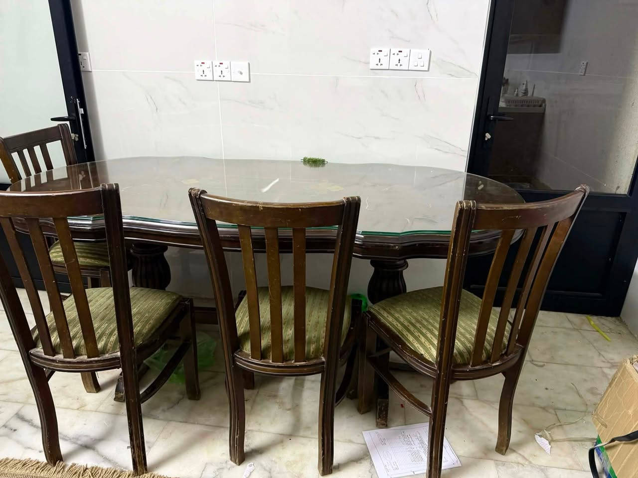 ميز طعام 6 كراسي كبير وقوي
سعر 250بي مجال رجاءا بلا وعود كاذبه


**إذا كنت صاحب هذا الإعلان وتريد حذفه لأي سبب، رجاءا أرسل رسالة إلى الدعم الفني**