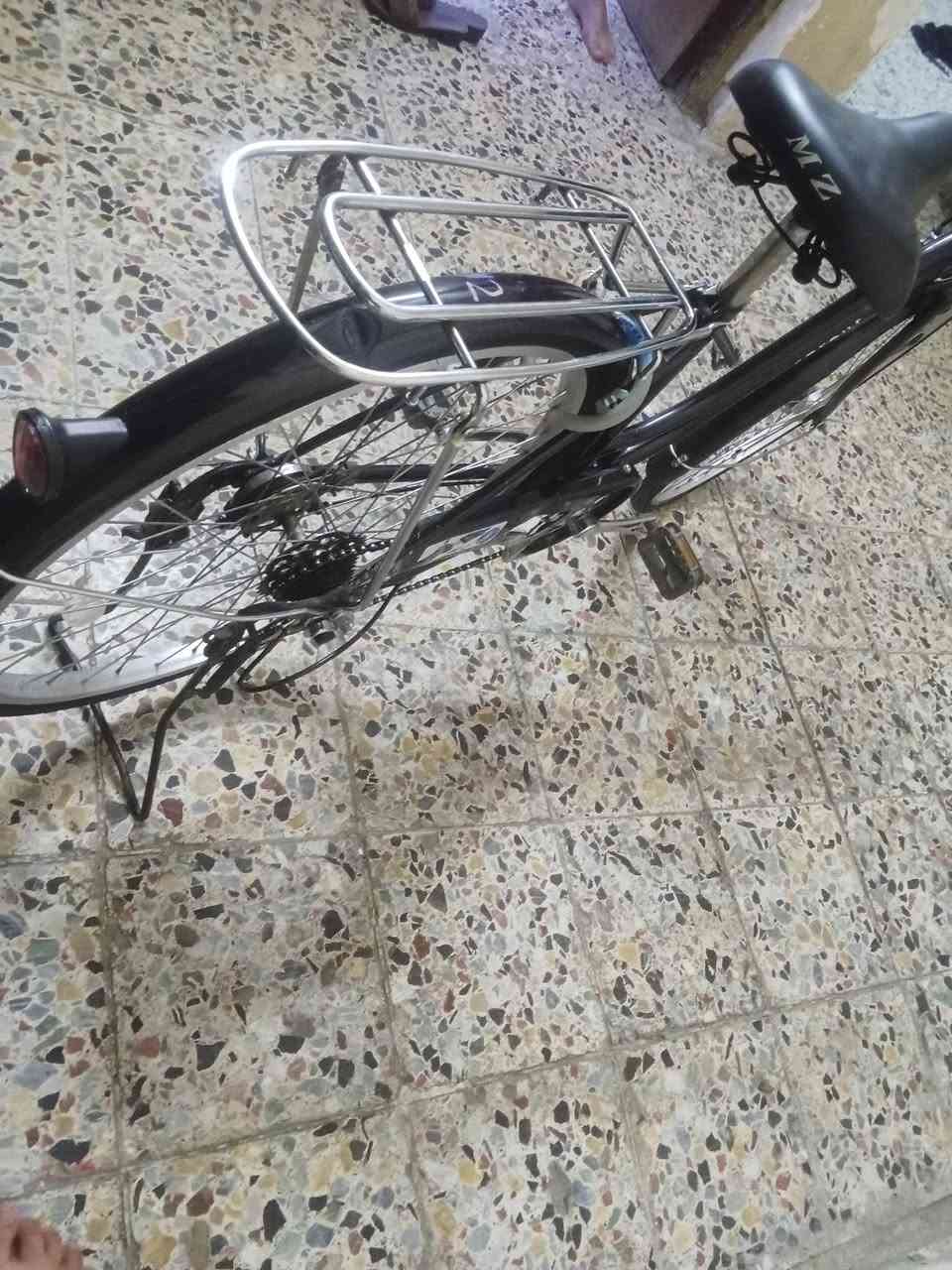 السلام عليكم بايسكل للبيع فقط حجمه 26 بايسكل ياباني نظيف مكاني بغداد مدينه الصدر السعر 85 وفي مجال رجاء مش الرايده يعلق ولا يخابر رقم الهاتف  ***********
