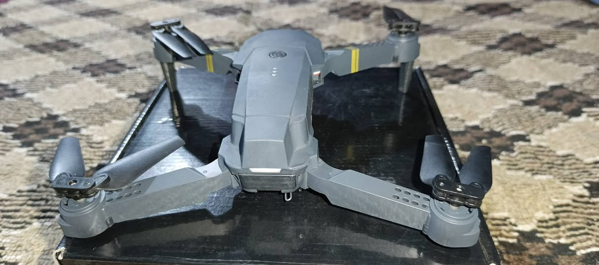 طاعرة درون سعر قيمها وخذ طيارة تشتغل جانت وطير بس رايد الهة صيانة الريموت الواير بي كطع  مجرد توديهة أبو صيانة يكملة ما تكلفك كلش عذا تريد تكلفك الفين دينار هيج وأذ عكو واحد يعرف بل صيانة يراسلني
الطب حجز رقم ***********متوفر واتساب فقط
