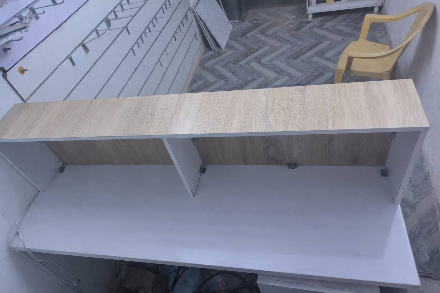 السلام عليكم ميز صيانة ويرهم كاشير نضيف جدا العرض 2متر وعشره وي الباب مكاني المحاويل


**إذا كنت صاحب هذا الإعلان وتريد حذفه لأي سبب، رجاءا أرسل رسالة إلى الدعم الفني**