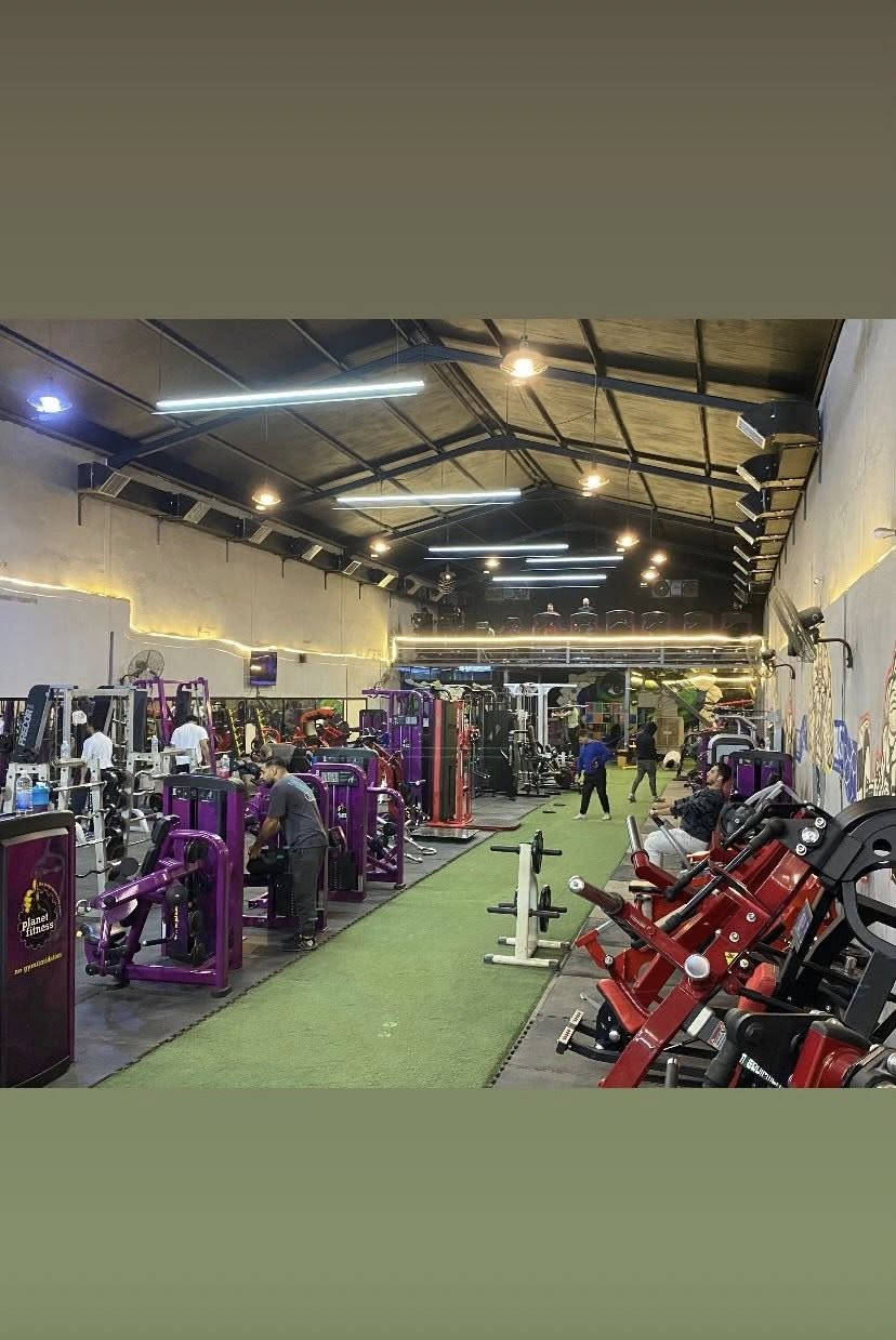 قاعة RED BONE GYM
الموقع :منطقه 24 ابو عظام مجاور محطه الغسل الشارع العام
 مجهزه بجميع الاجهزه أمريكيه كامله ولوكرات حديثه مجهزه بالكامل

الاشتراكات والعروض
 
الاشتراك اليومي 2000
الشهر 35 ألف 
شهرين 60 ألف 
3 أشهر 75ألف

4 أشهر + شهر مجاني ب100 ألف بس(عرض محدود) 

وايضاً توجد عروض خاصة للمنتسبين 

الاشتراكات تشمل رشاقه وحديد


**إذا كنت صاحب هذا الإعلان وتريد حذفه لأي سبب، رجاءا أرسل رسالة إلى الدعم الفني**