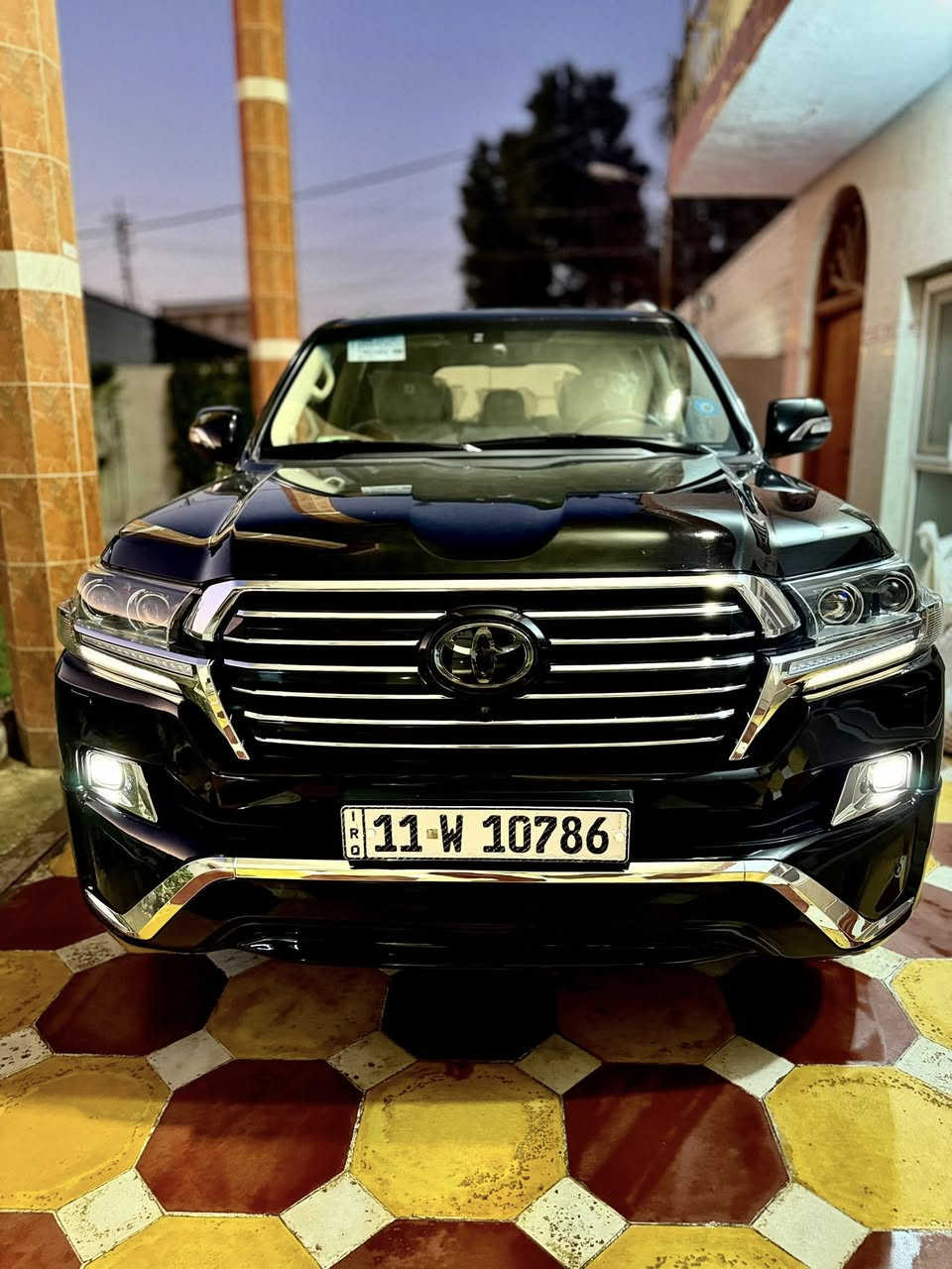 لاندكروز 2018 VXS
ملاحضه : السياره ساز {VXS} بلاك ادشن ساز اصلي شرط وكفاله عامه من الصبغ والفتح شرط بحاله الوكاله 

اعلى فئه مواصفات لكزز  
رقم بغداد انكليزي باسمي شخصيا 
محرك 5700✅
ماشيه 145 الف  فقط حقيقي وع الفحص
كير اربع وضعيات للقياده 
نظام الخروج عن المسار
نظام التنبيه قبل الاصطدام 

جنطه كهرباء 
باب الجنطه الصغير شفط
جكات
رادار امامي وخلفي
ويل 20 كروم
ستيرن ذاكره خزن 
كشن السايق ذاكره 
كشنات تدفئه تبريد
شاحن لاسلكي
تبريد خلفي لمس
ثلاجة نظام الصوت JBL
خمس كامرات 360 درجه
ثلاث شاشات اصليات وكاله
تخم نيكل اصلي 
اشارة متحركة
خمس بصمات
تشغيل عن بعد 

لايت فول زنون لايت اوتو 
هوايه مواصفات بيه بعد

طبعا باقي الموصفات فتحه وجلد اصلي وحساسات وزراكات كله موجوده معروفه مواصفات VXS
العنوان بغداد البياع 
للاستفسار:
***********
***********
