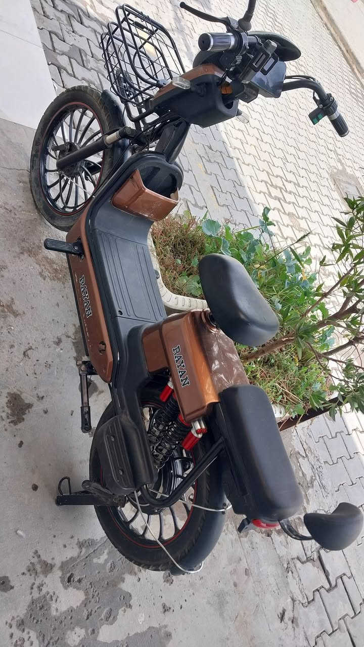 دراجة شحن للبيع 
استخدام نظيف بلادية بطاريات عالفحص بصمه عدد٢ نوع الريان السعر ٣٥٠ ألف  المكان نجف كوفه   ***********
