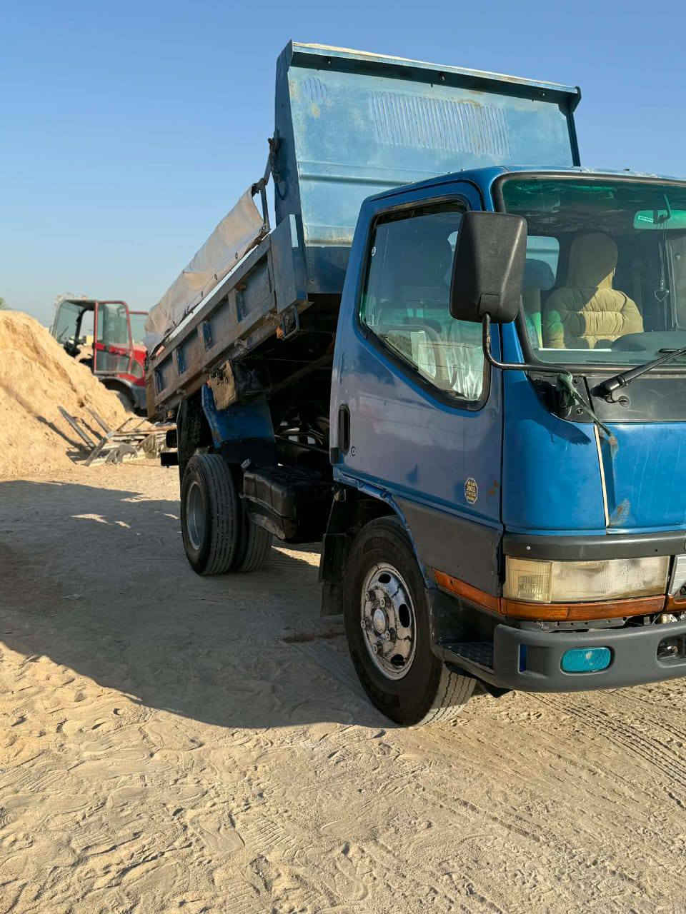 سلام عليكم للبيع كنتر بزون فحل
سياره مكفوله كفاله عامه 
تخم تاير 
شاصي مكفول
مكينه بيه تبخير  فقط بدوم تنقيص
كير وحداديه خير من الله
كهربايات كوله شغاله
السعر 125وبيه مجال
الرقم ***********
