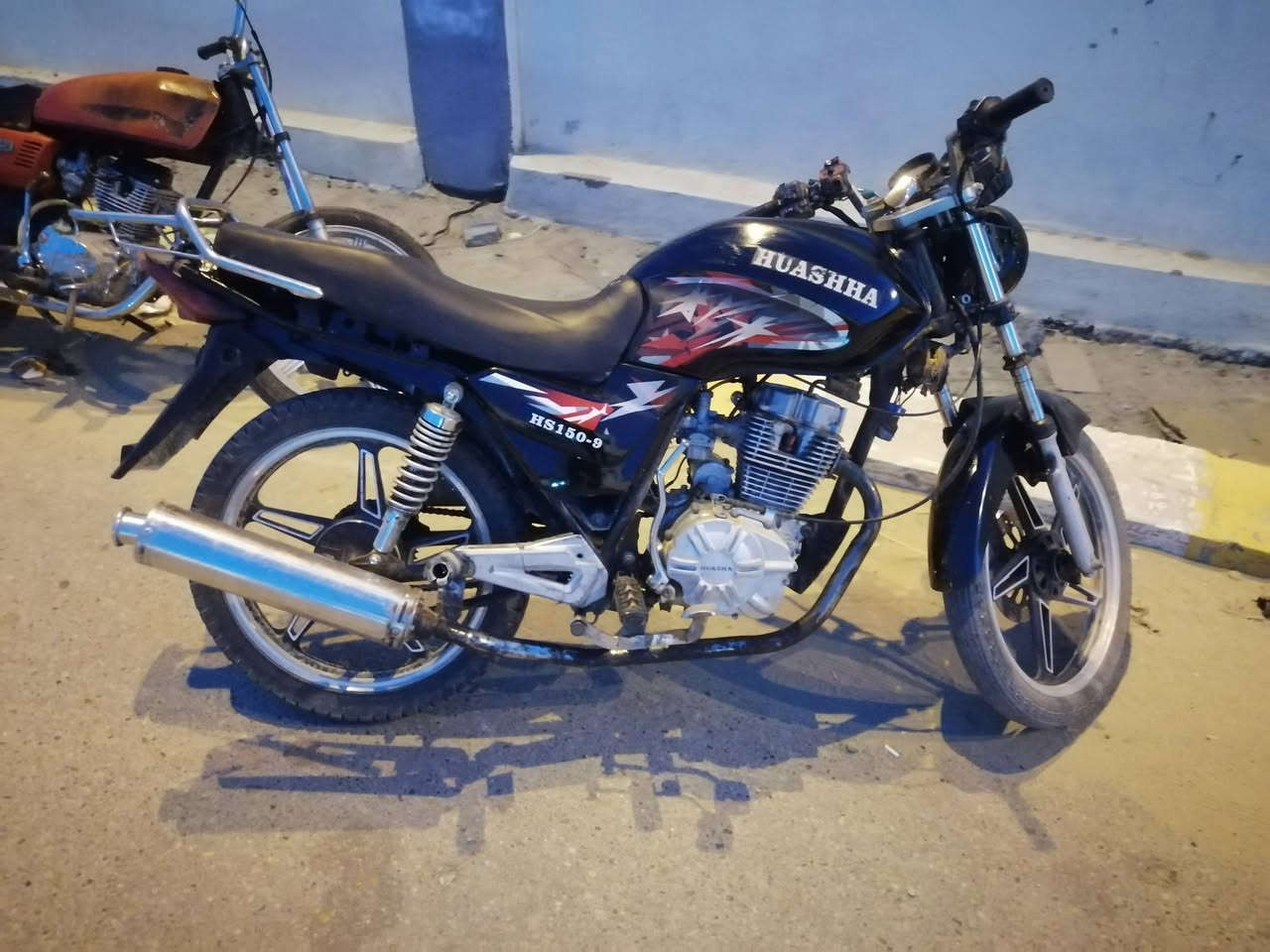 هيوشه نضيفه  للبيع 350 وبيه مجال


**إذا كنت صاحب هذا الإعلان وتريد حذفه لأي سبب، رجاءا أرسل رسالة إلى الدعم الفني**