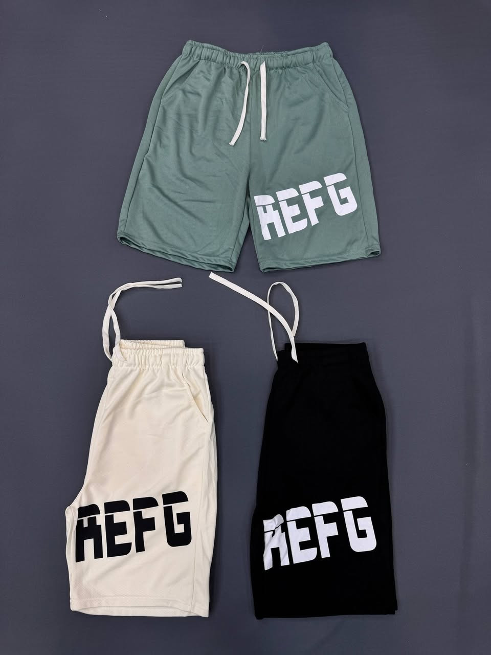 شورت برمودة قطني💯💯 حجري اصلي درجة اولى 
8 موديل. 🔥🔥
القياسات  m..l..xl..xxl
الدرزن  3 الوان  و 4 قياسات 
سعر الدرزن.  47 الف❤️❤️
توجد خدمة توصيل جميع المحافظات 🛻🛻
للحجز راسلنه على الواتساب  
0785 469 0407
