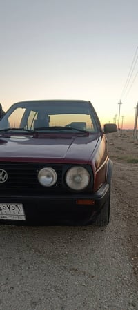 كولف عظم موديل 1990  سياره جاهزه مابيها اي نقص صدر امامي كامل كله جديد...