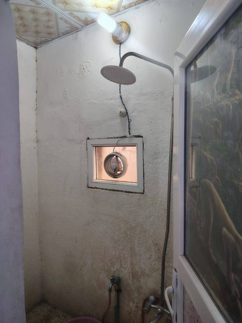 السلام عليكم للبيع او مراوس .. بيت 50م في كربلاء المقدسه يصلح الئ حسينيه للزوار او بيت مسلح طابق واحد مع الاثاث يبعد عن الامام الحسين ع مشي ٥ دقائق بالجمعيه شارع المنتوجات النفطيه الفاصل بين حي النقيب وحي رمضان طابو زراعي سند ٢٥ تحويل مباشر قريب علئ مول الحارث وعلئ جامعة السبطين والصفوه يرهم بيع ويرهم مراوس الاستفسار *********** اتصال وتساب غير متواجد علئ المازنجر
