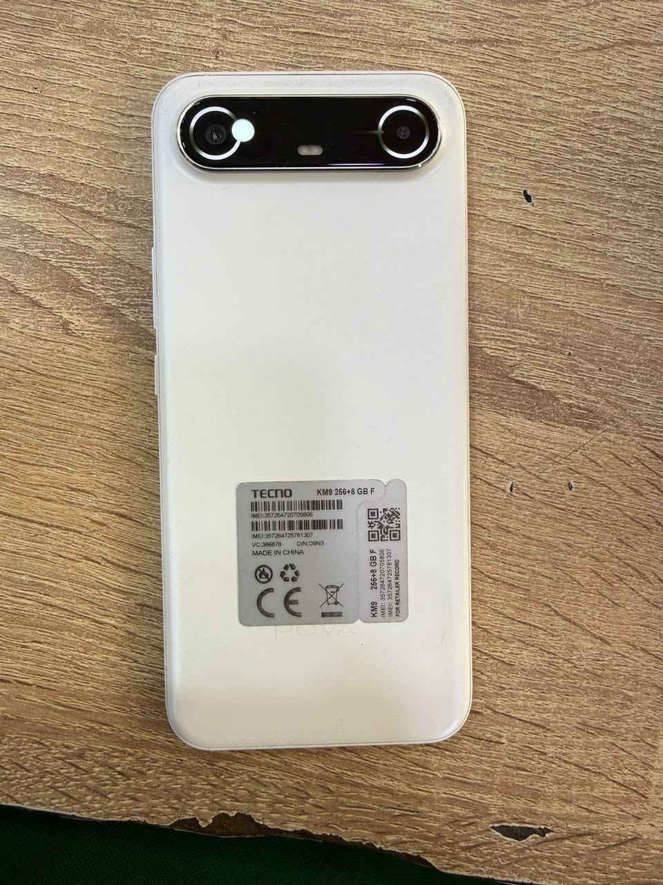 السلام عليكم  حهازه نضيف شهرين مستخدم  /TECNO POVA Slim 5G /ذاكر 256/رام، 12 كارتون وشاحنه كامل 
العنوان كركوك  سايدين كوباني الرقم ***********السعر 300
