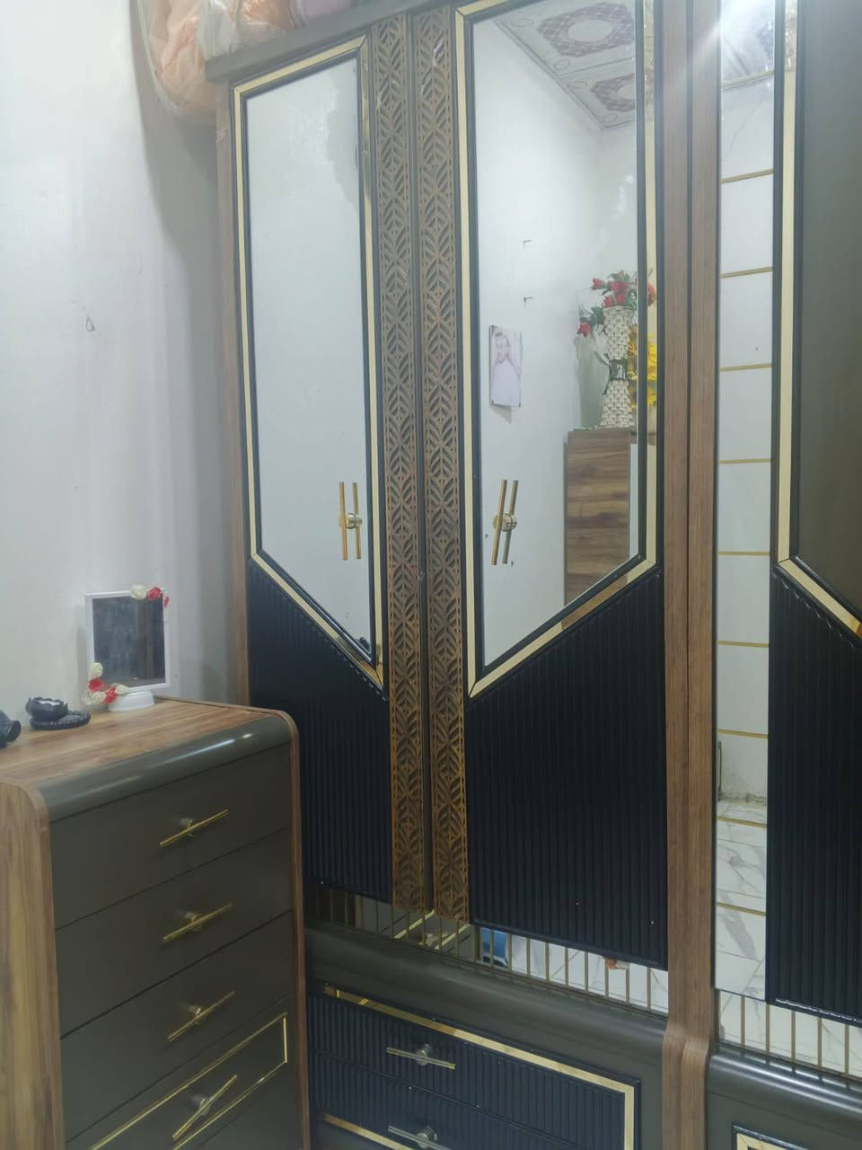 غرفه للبيع نظيفه
مجرات يراد تصليحها بسيط 
سعر 750
الخضر


**إذا كنت صاحب هذا الإعلان وتريد حذفه لأي سبب، رجاءا أرسل رسالة إلى الدعم الفني**