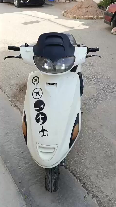 السلام عليكم ورحمة الله وبركاته 
دراجة فراشة لون ابيض 
شغالة فول سلف هندر 
بيهة خيط بخار 
ب 290 الف وبيهة مجال 
عنواني النجف الاشرف حي الوفاء 
مواجد واتساب الاتصال 
***********
