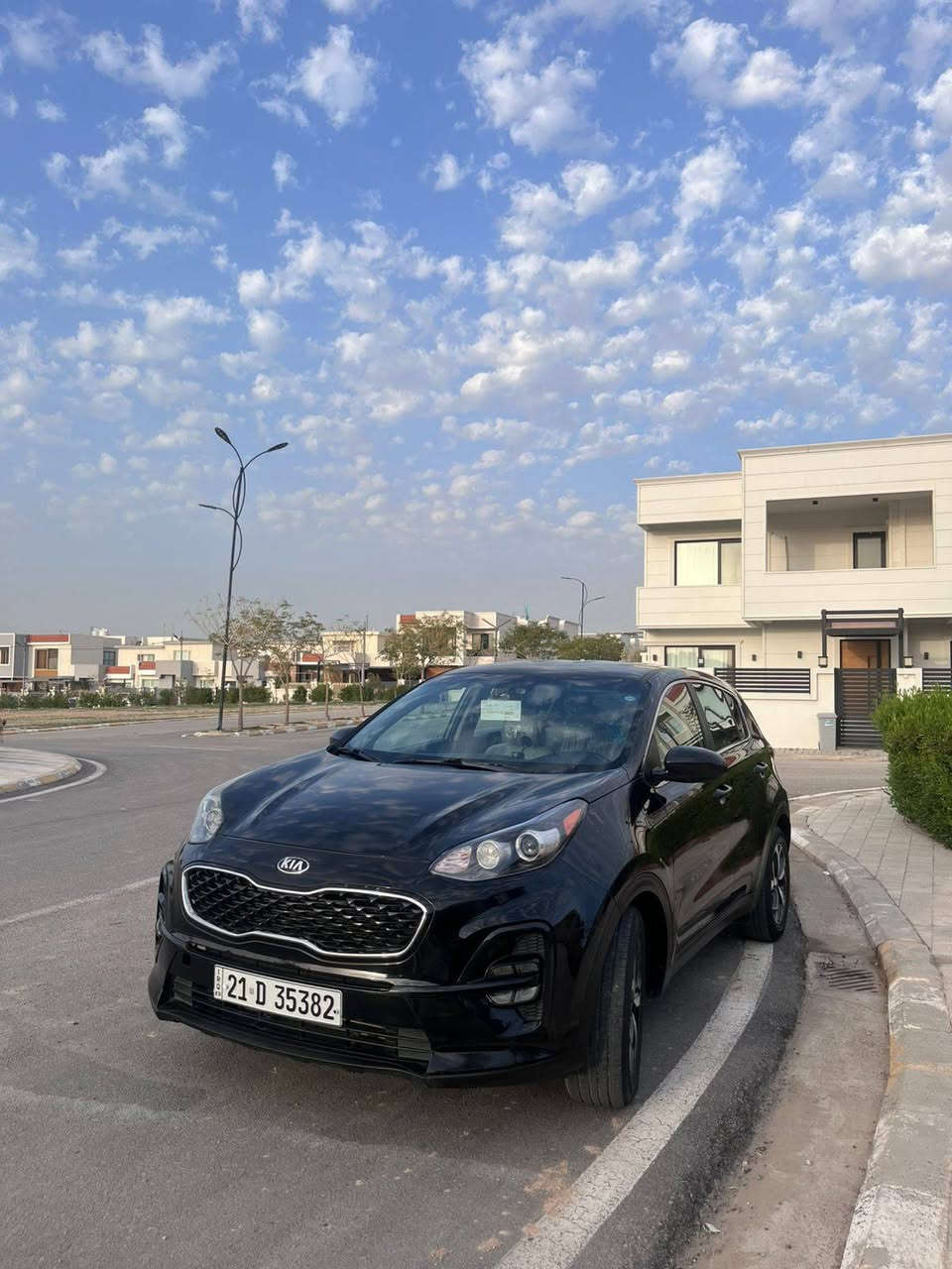 بسم الله الرحمن الرحيم
سبورتج ٢٠٢٠
لون اسود
مكينة ٢٤٠٠
كفاله عامه من الصبغ
بيها بارد باب الصندوق
مكان سياره ديالى خانقين
سعر ١٦٧ بيها مجال
***********
