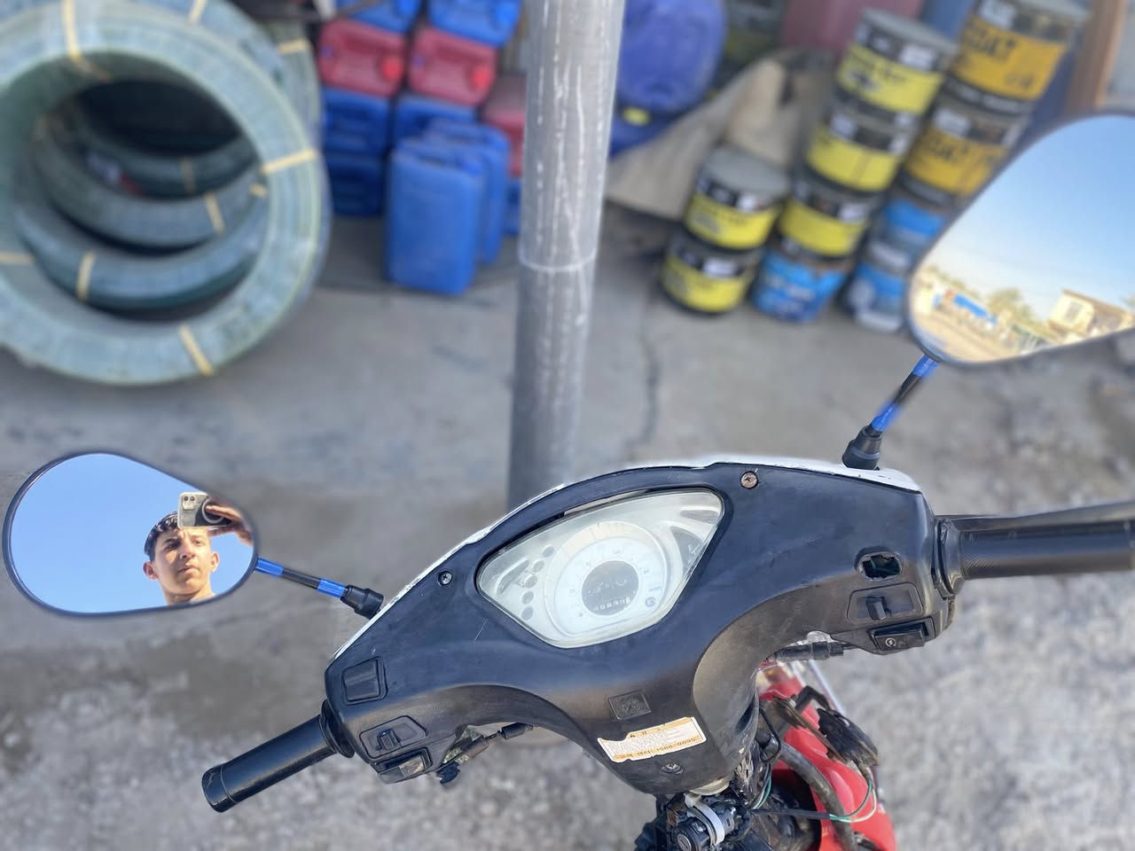 السلام عليكم  مأطور البيع  مكفول كفاله عامه السعر خاص وهذا رقمي ‭٠٧٨٤ ٨٠٥ ٩٤٨١‬
