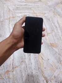 ايفون 11 برو ماكس • ٢٥٦ • بطاريه ٧٨