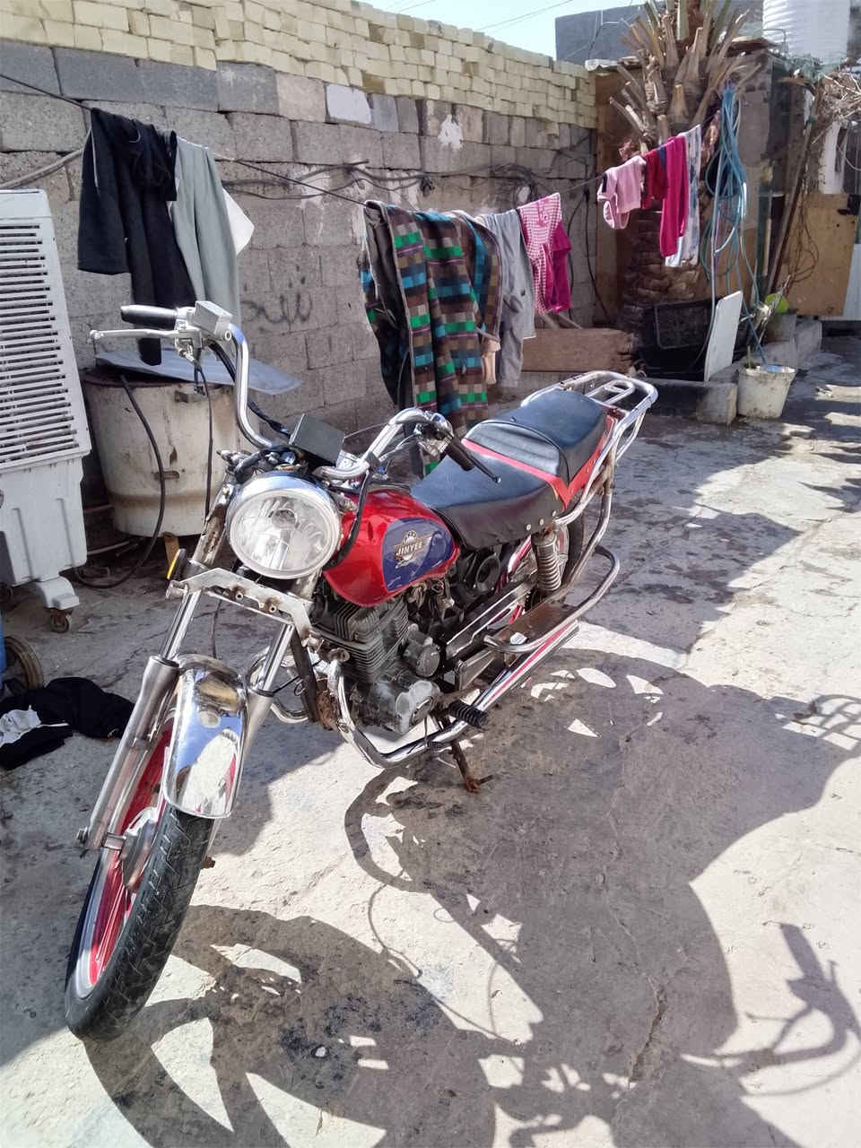 سلام عليكم دراجه جني للبيع دراجه نضيفه ومحركها مكفول دراجه بدون اوراق بس اني اكفلك ياه من صرقه سعرها ٢٥٠ بيها مجال بسيط. للاستفسار ***********
