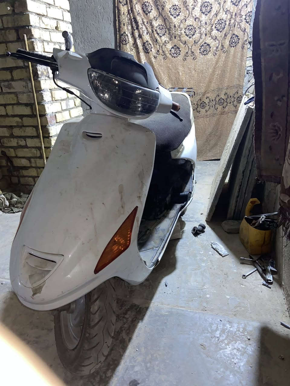 مكلف بنشر ….دراجه فراشه للبيع الدراجه مكينتها مابيها شي كهربائيات شغاله بس الجوزه ملتها ضايع اسويجها ومجطلها والباقي مابي شي شغاله بس بيها خربطه اتوقع بلك المهم الدراجه حلوه السعر كذالك حلو ب275رقم صاحب الدراجه ***********
