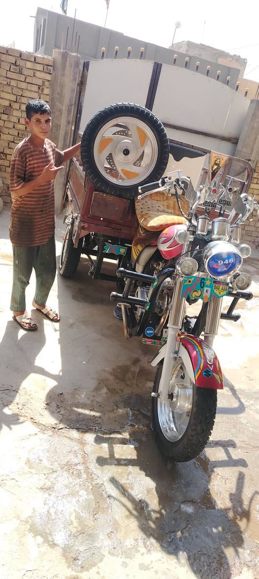 سلام عليكم دراجة للبيع موديل ٢٠٠٧ المكان كفل رقمي *********** السعر وبية مجال لموشراي لايراسل وجاءن
