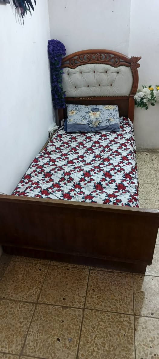 سلام عليكم جربايه ام نفر نضيفه 
بغداد المشتل قرب اسواق فدوه سعر75وبيه مجال شراي خاص او تصل ***********بي وتساب
