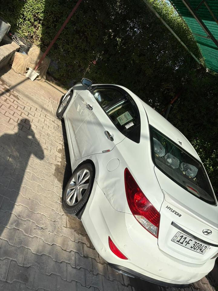 للبيع اكسنت موديل 2013 وارد خليجي
فول مواصفات 
ضررها بيها باب مصبوغ الخلفي الايمن وبيها جاملغ الخلفي معدل بارد
 محرك 1600 دوش المرغوب
تنته
تحكم ستيرن
شاشة
منظومة تبريد جديدة
5 ويل كب بلادي
دواخل جديدة
السياره فول ال 140 
السعر 95 وبيها مجال للشراي
الرقم ***********
العنوان بغداد الشعلة حي الجوادين
