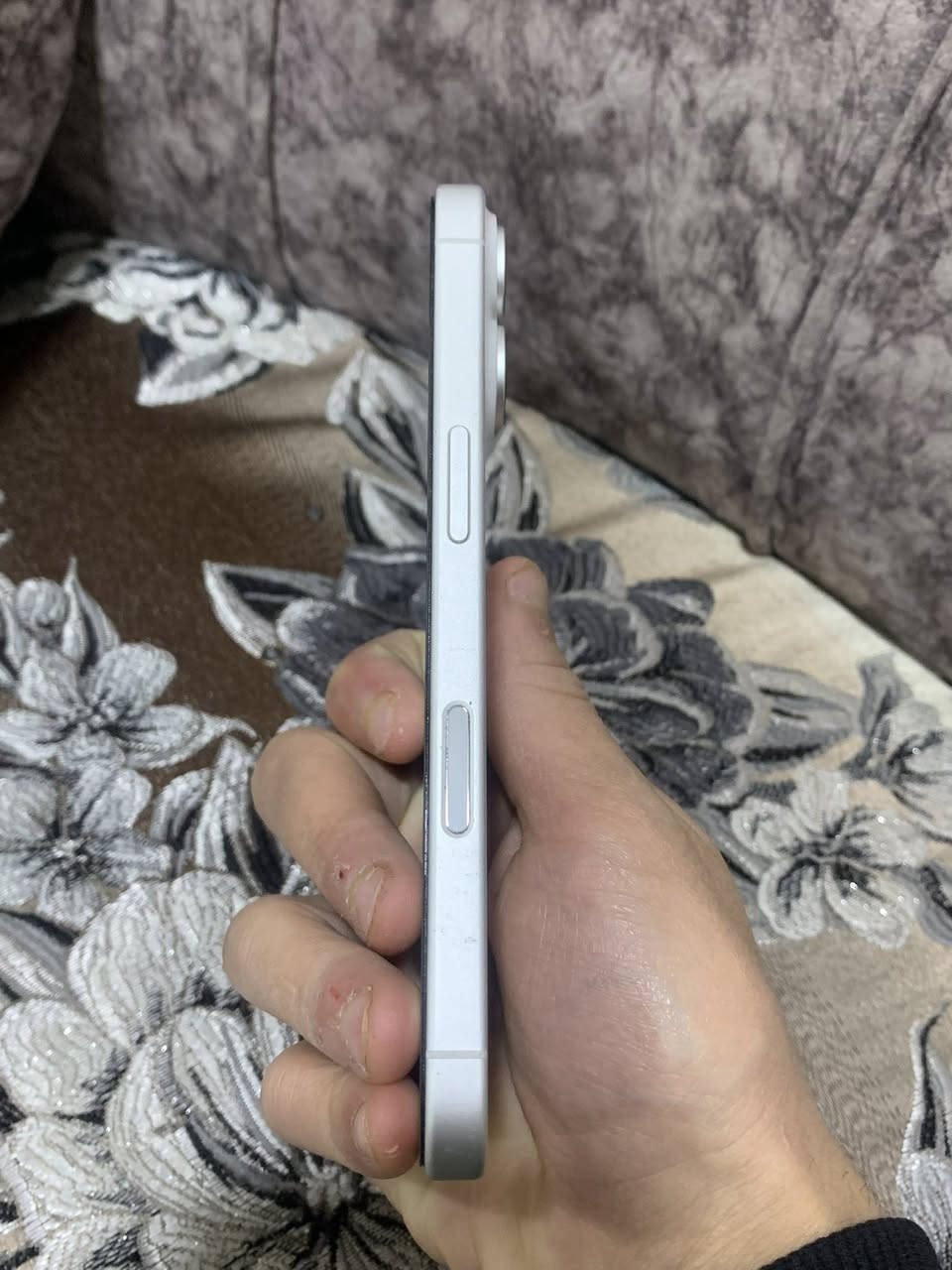 للبيع او مراوس ايفون 16 عادي ذاكرة 128تك بطارية 96 دورات الشحن 282 الجهاز ما مفتوح ولاداخل صيانه بعده على وضع الشركة بي ملاحظة وحده بي نقطة خضره بالبكسل وما تضر اي شيي انطيك بي ضمان شهر اي اذا زادت النقطة او صارلو شيي رجعو مكاني موصل سعر 900 وبي مجال


**إذا كنت صاحب هذا الإعلان وتريد حذفه لأي سبب، رجاءا أرسل رسالة إلى الدعم الفني**