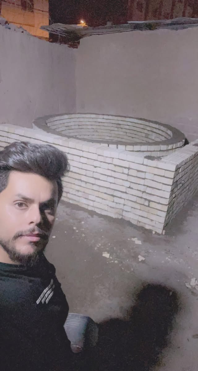 بسم الله الرحمن الرحيم
يالله يارزاق

ابو شمس الكواز

 لبناء جميع انواع وأحجام الصمون الحجري 
وافران البيتزا
وتنانير الخبز وتنانير المندي. 
لجميع محافظات عراقنا الحبيب. مهنتنا ابن عن جد

اولآ. ضمان العمل لا يقل عن 20 سنه. 
ثانيآ. العركجين مالتنه طين وفرشي.  
ثالثآ. طابوك الدبان تركي اصلي يتحمل درجه حراره 1200 إلى 1400 
رابعآ. قله في اصراف الوقود. 
خامسآ. كادر عمل متميز ومتخصص في بناء الأفران.
سادسآ. الباب والسجه والقوس من النوع الثقيل. 
للاستفسار اكثر الاتصال على الارقام. 

يوجد وتساب ***********
يوجد وتساب ***********
