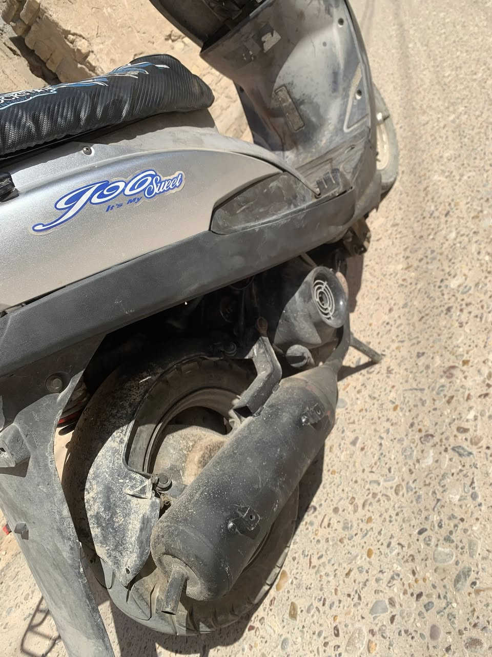 سلام عليكم دراجة ماكس قجمة كاملة من كلشي سلف كهربائيات كلشي شغال  مامفتوحة المكينة بلادية ب 700وبيها مجال /المكان بصرة ابي الخصيب 

***********
