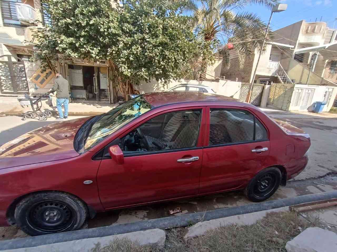 السلام عليكم 
لانسر موديل 2011
المحرك 1600
رقم انكليزي 
سياره نضيفه مال جناي 
تواصل مع رقم ***********
