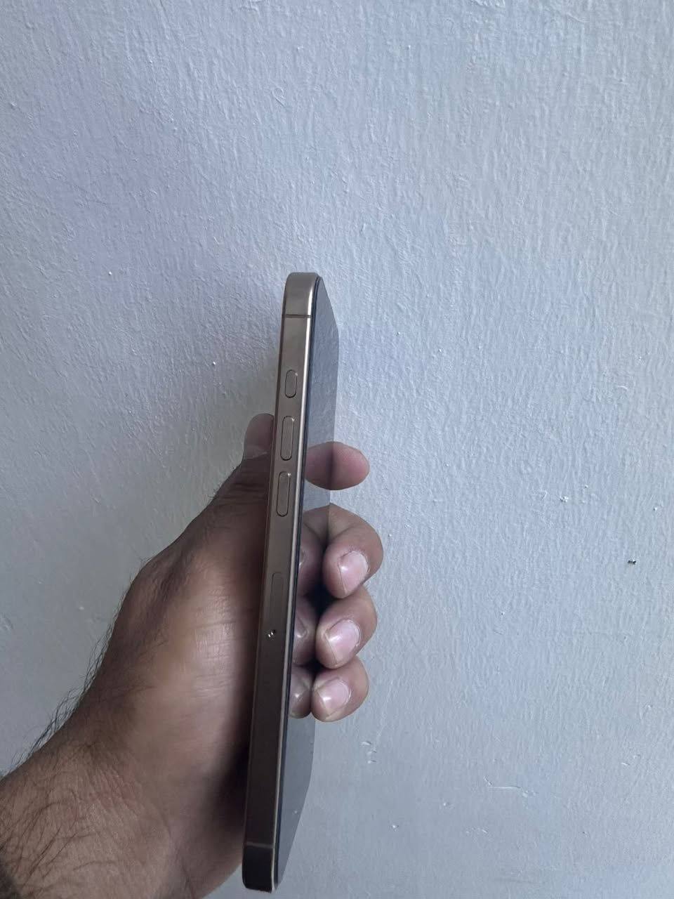 ايفون ١٦ برو ماكس بطاريه ٩٤ جهاز أصلي استخدم قليل ذاكره ٢٥٦      ١٤٠٠ وبي مجال بسيط مكاني بغداد 
***********
