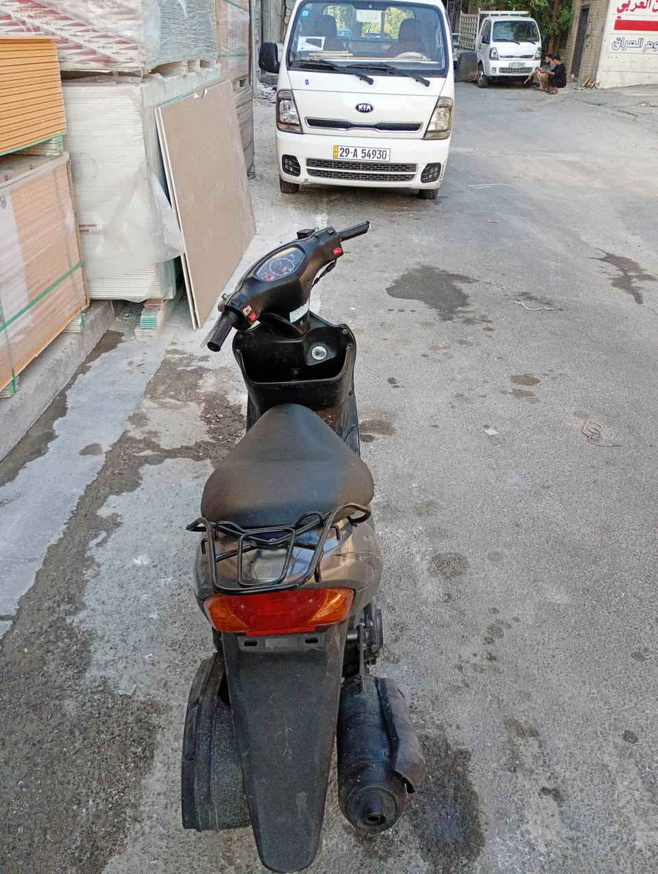 ثعلب ياباني للبيع كفالة عامة دراجة ما ناقصة اي شي مبدل بيهة بس فيت بم اكفلكياهة من البجم للصالنص. اي شي بيهة رجعهة الله شاهد الدراجة فول نضافة سعر  550 العنوان بغداد المشتل الرقم ***********
