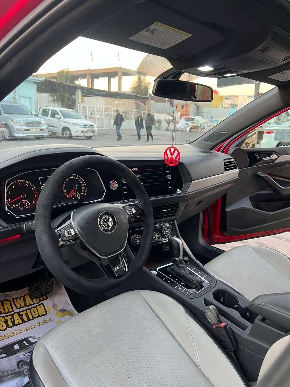 Volkswagen jitta R line 2019                  Gli سةيارةكة كامل كرايتة                              فوول فوول مواسةفاتة بةسمةية شةغالة پانوراماية گوشين جلد و هيتةرو كارةبايية سيدي بوكسة شاشة گةورةية كارپلةية ناو دوو رةنگة زور مواسةفاتي تر سةيارةكة كلين تايتل بي سبوغ بي تعديل بةس نةرمة تةزرةچي زور خةفيفي هةية گير و مةچينةو تةقةو رةقةو بةناوكردن غةرامة هةموو شتةي بةشةرت *********** أربيل, العراق
